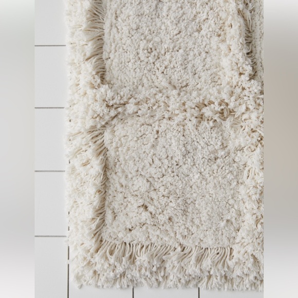 Urban Outfitters Shaggy Grid Bath Mat NWT - Picture 3 of 10